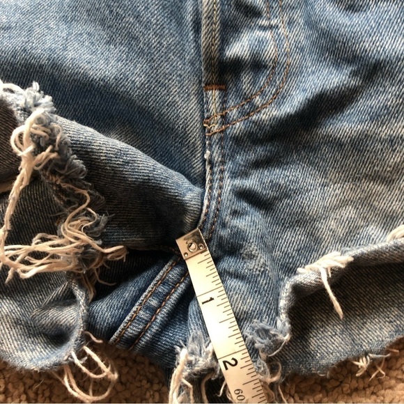 Levi’s 501 cut off denim button fly shorts size 28 - Picture 4 of 8